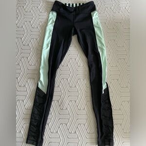 Lululemon Get Up and Glow size 4 legging
